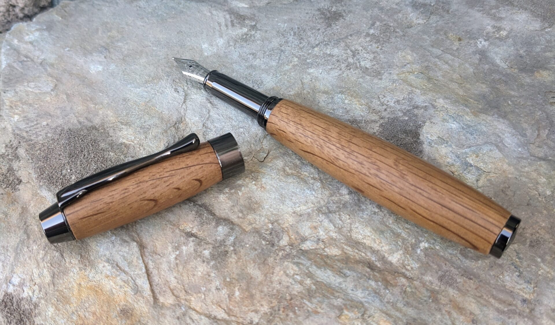 canterbury-oak-fountain-pen